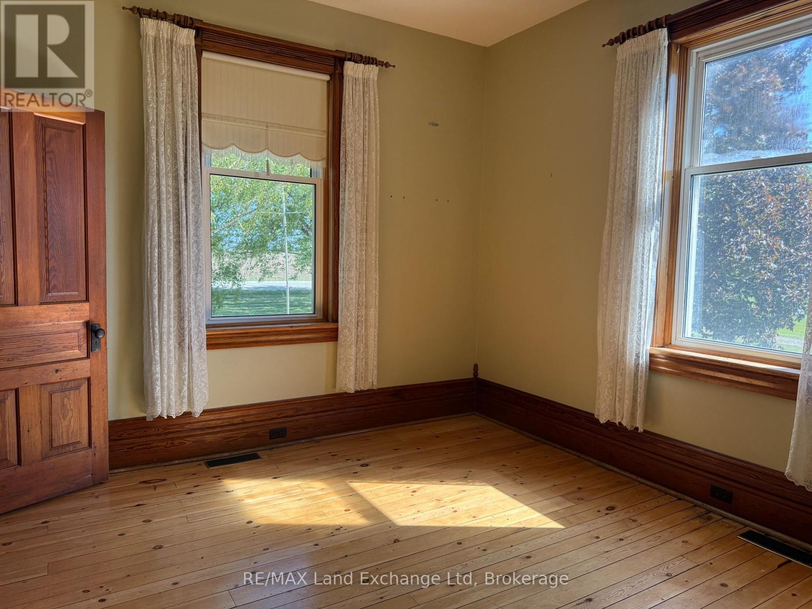 84947 Bluewater Highway, Ashfield-Colborne-Wawanosh, Ontario  N7A 3X9 - Photo 15 - X12448405
