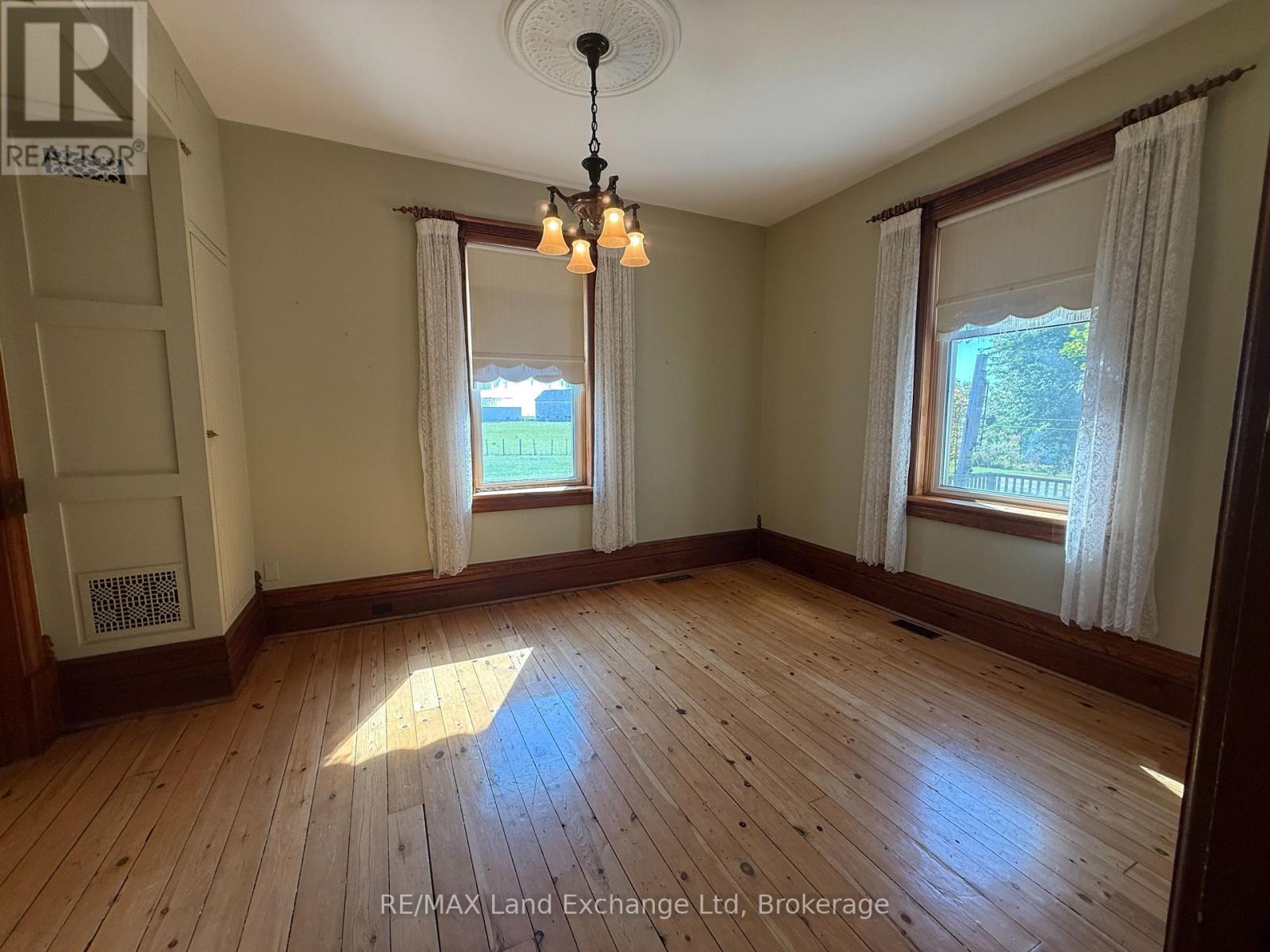 84947 Bluewater Highway, Ashfield-Colborne-Wawanosh, Ontario  N7A 3X9 - Photo 16 - X12448405