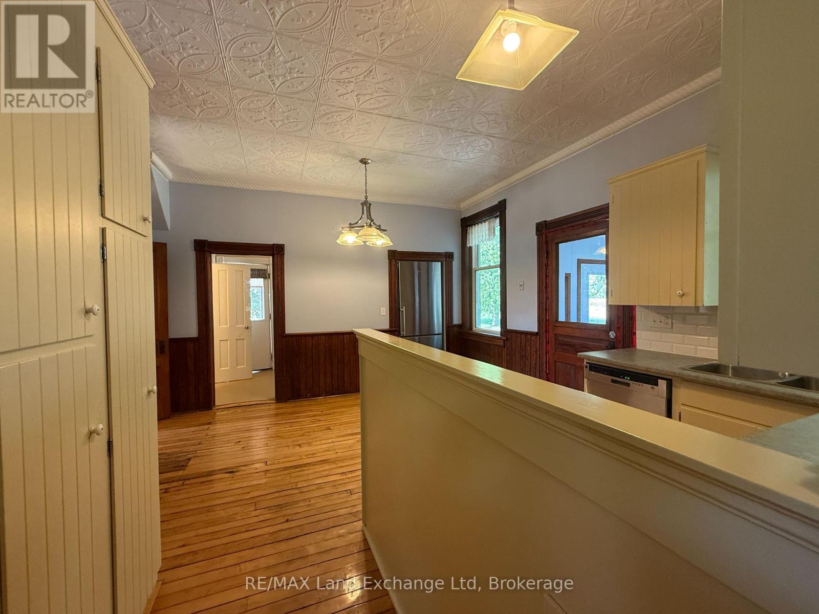 84947 Bluewater Highway, Ashfield-Colborne-Wawanosh, Ontario  N7A 3X9 - Photo 18 - X12448405