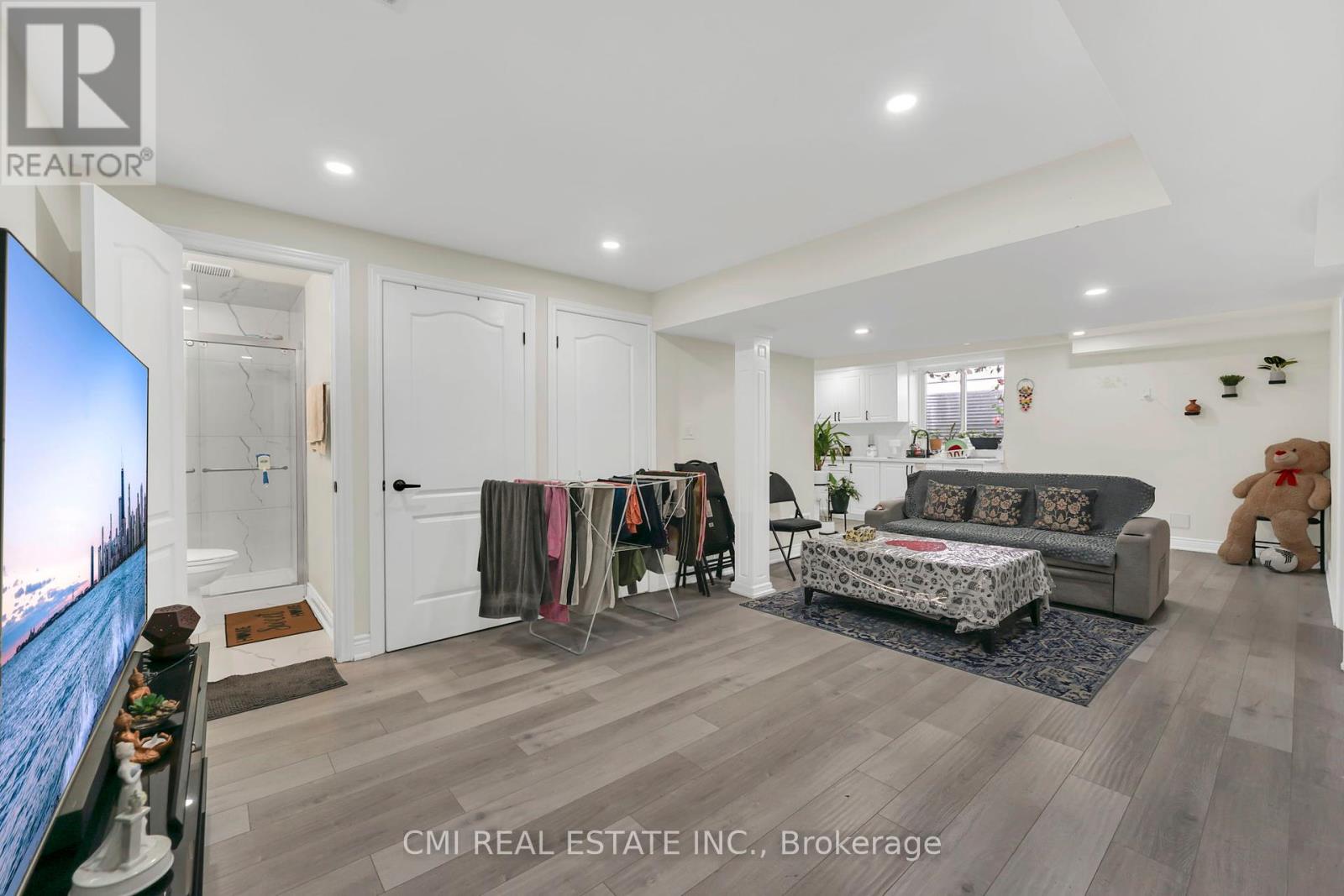 22 Wainwright Drive, Brampton (Northwest Brampton), Ontario  L7A 4Y5 - Photo 11 - W12448366