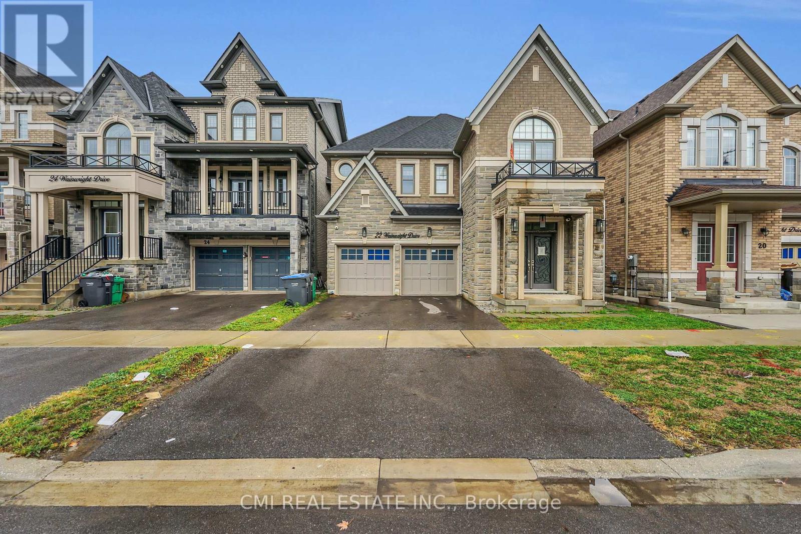 22 Wainwright Drive, Brampton (Northwest Brampton), Ontario  L7A 4Y5 - Photo 2 - W12448366