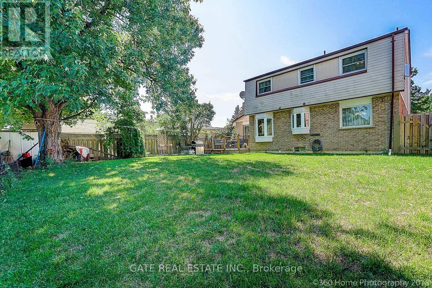 16 Massey Street, Brampton, Ontario  L6S 2W1 - Photo 20 - W12448389