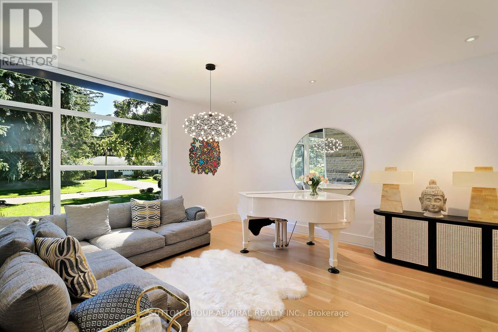 211 Glenview Drive, Mississauga, Ontario  L5G 2N7 - Photo 21 - W12447647