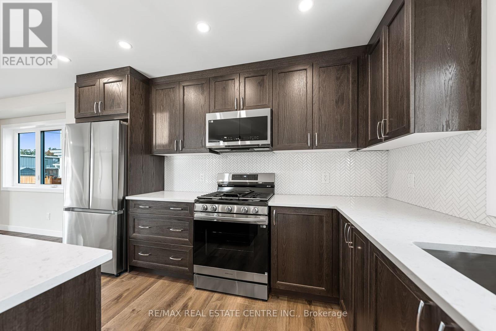A - 24 Mcrae Street, North Dumfries, Ontario  N0B 1E0 - Photo 11 - X12448388