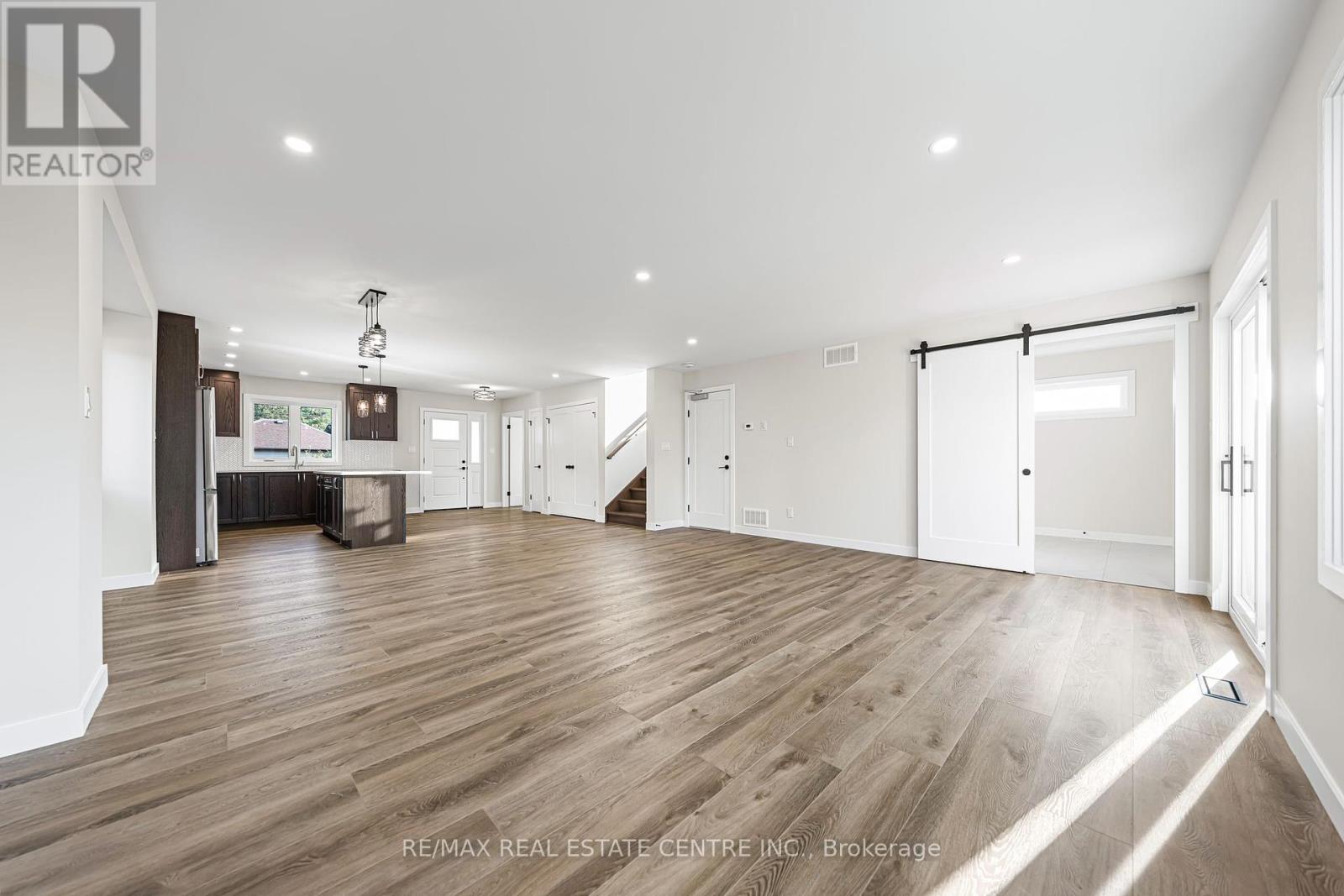 A - 24 Mcrae Street, North Dumfries, Ontario  N0B 1E0 - Photo 17 - X12448388