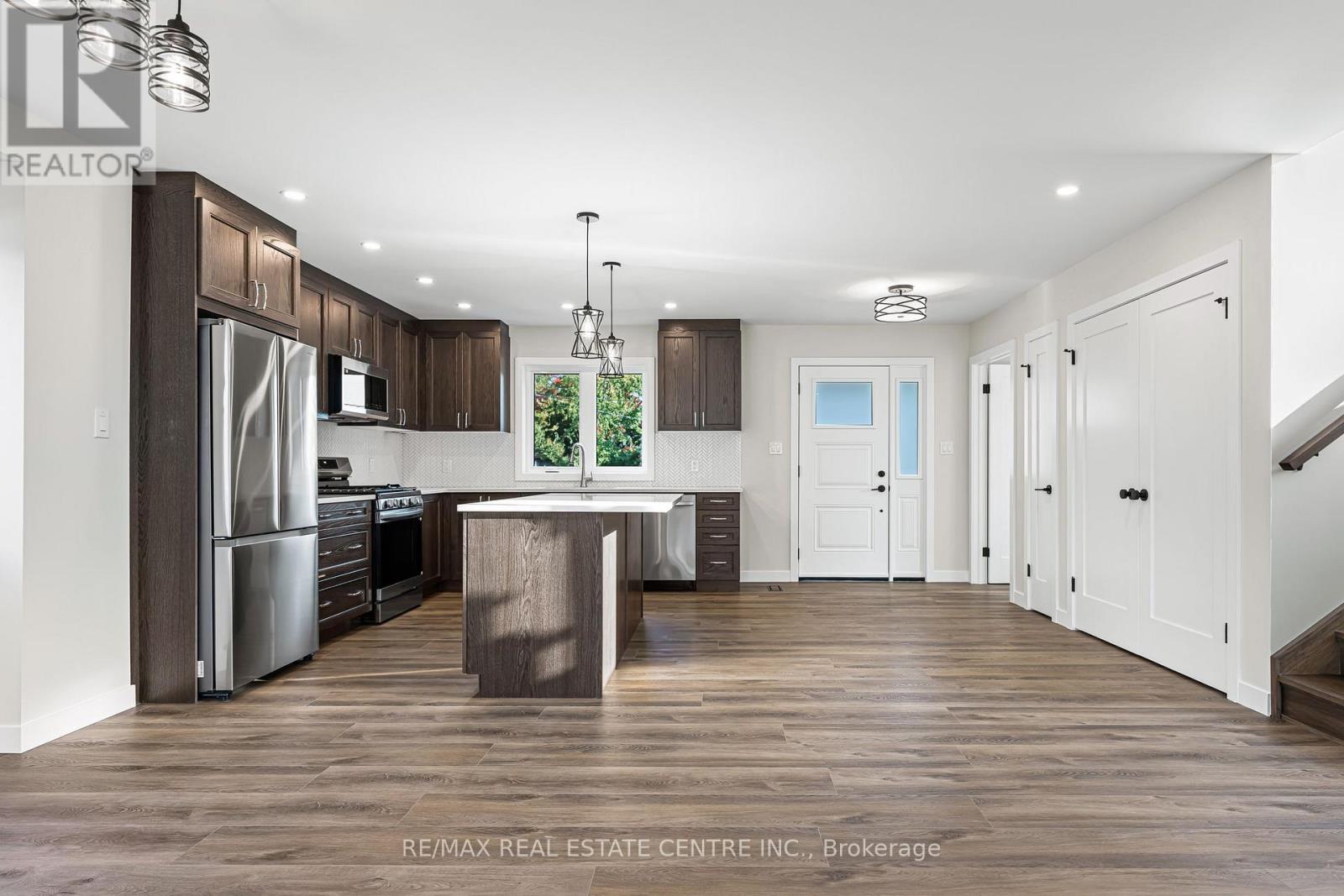 A - 24 Mcrae Street, North Dumfries, Ontario  N0B 1E0 - Photo 19 - X12448388