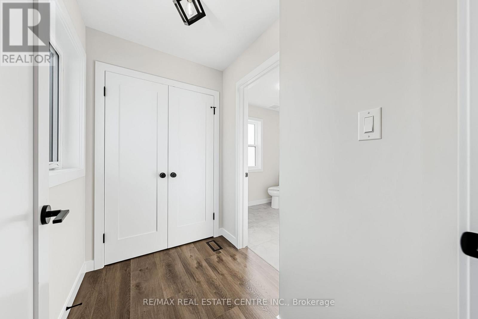 A - 24 Mcrae Street, North Dumfries, Ontario  N0B 1E0 - Photo 24 - X12448388