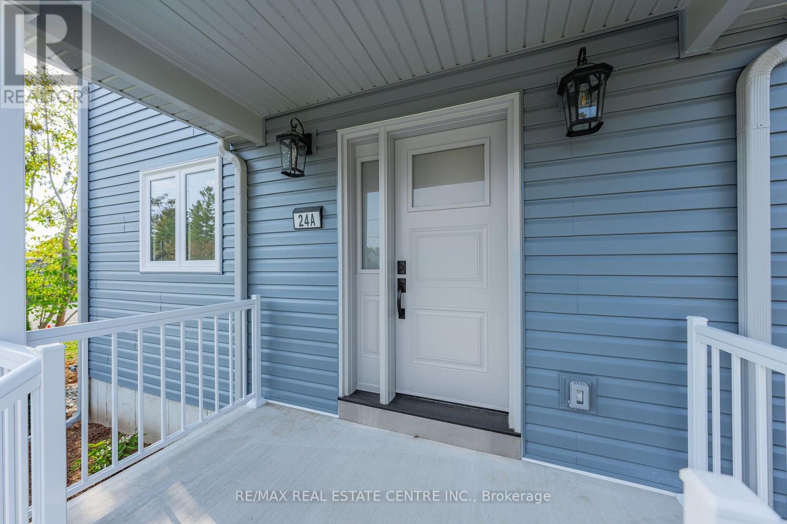 A - 24 Mcrae Street, North Dumfries, Ontario  N0B 1E0 - Photo 4 - X12448388