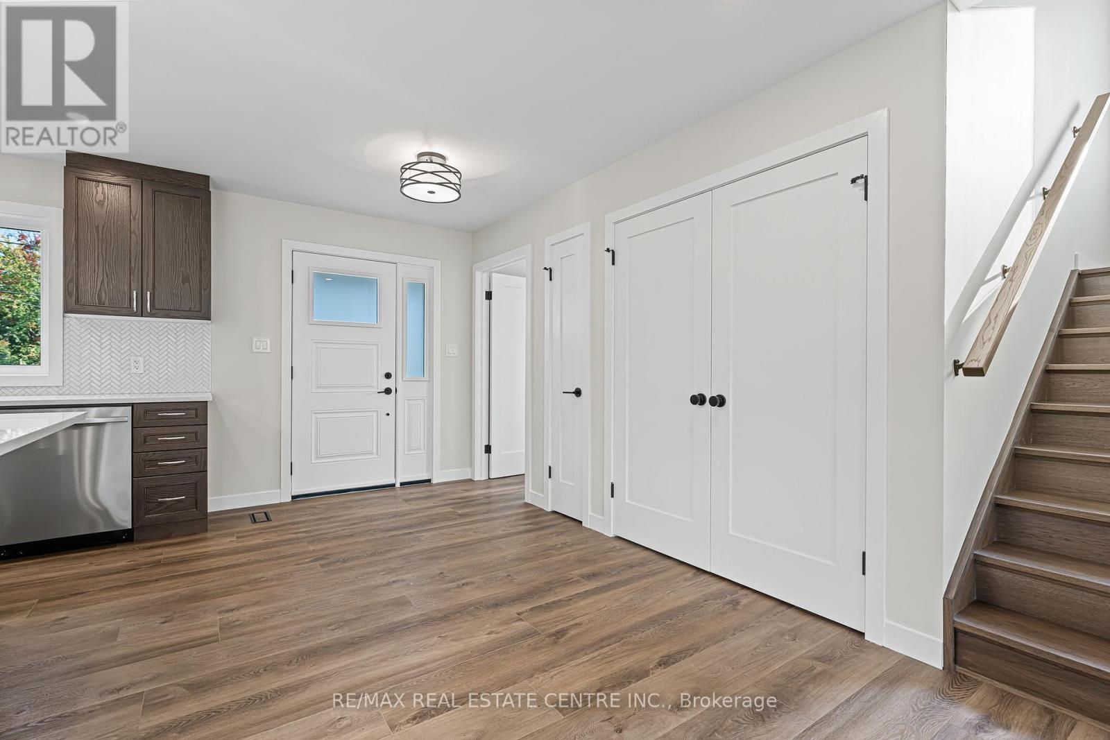 A - 24 Mcrae Street, North Dumfries, Ontario  N0B 1E0 - Photo 5 - X12448388