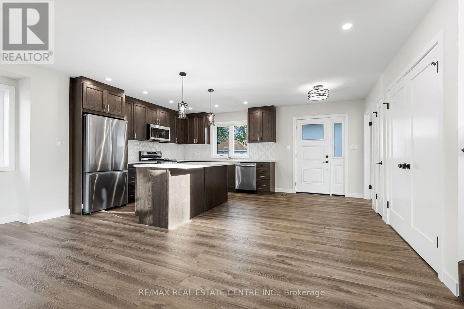 A - 24 Mcrae Street, North Dumfries, Ontario  N0B 1E0 - Photo 8 - X12448388