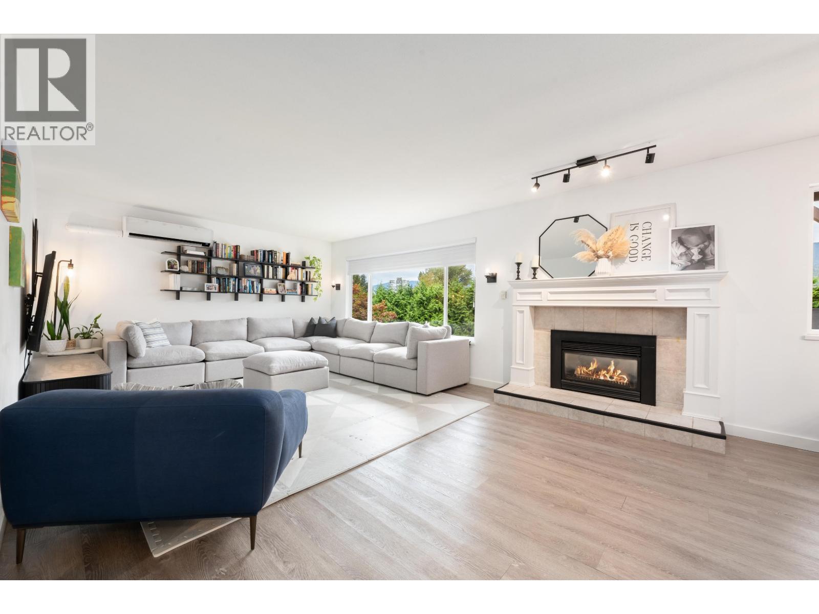 3310 Henry Street, Port Moody, British Columbia  V3H 2K5 - Photo 2 - R3056026