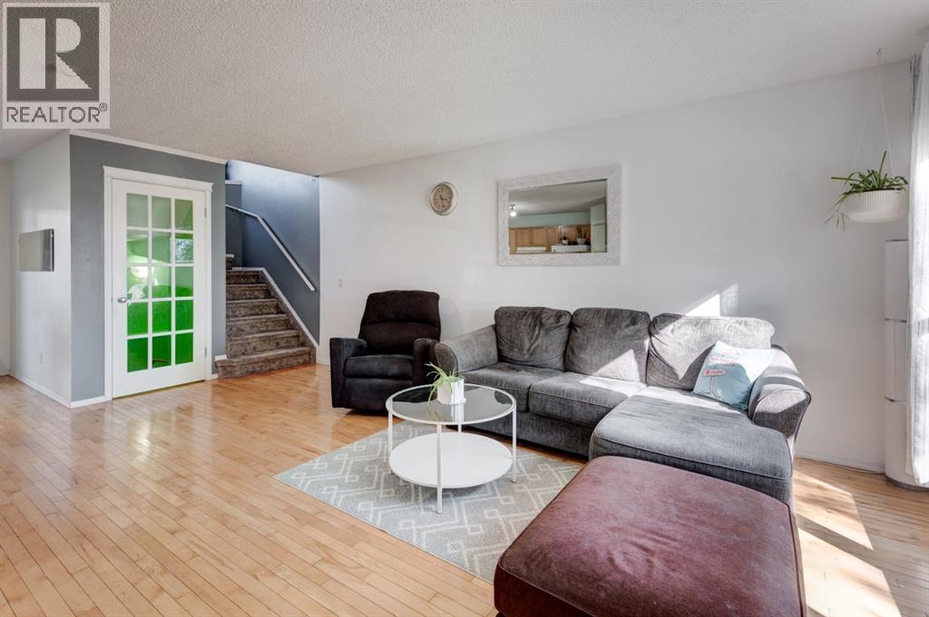 244 Prestwick Avenue Se, Calgary, Alberta  T2Z 3X3 - Photo 4 - A2260003