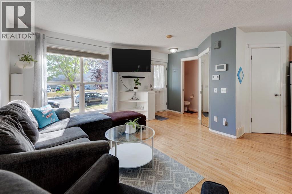244 Prestwick Avenue Se, Calgary, Alberta  T2Z 3X3 - Photo 6 - A2260003