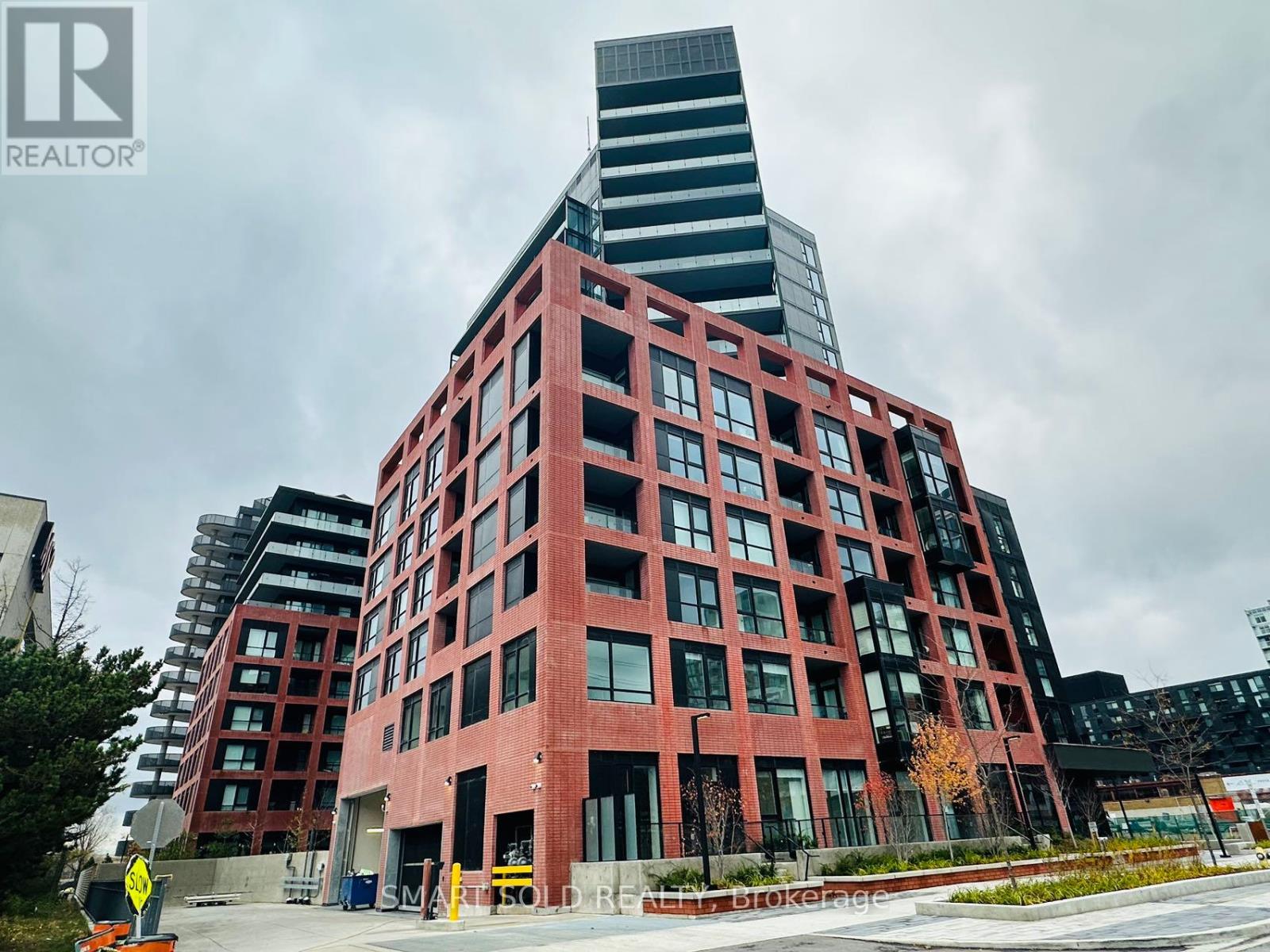 1608 - 8 TIPPETT ROAD, Toronto, Ontario
