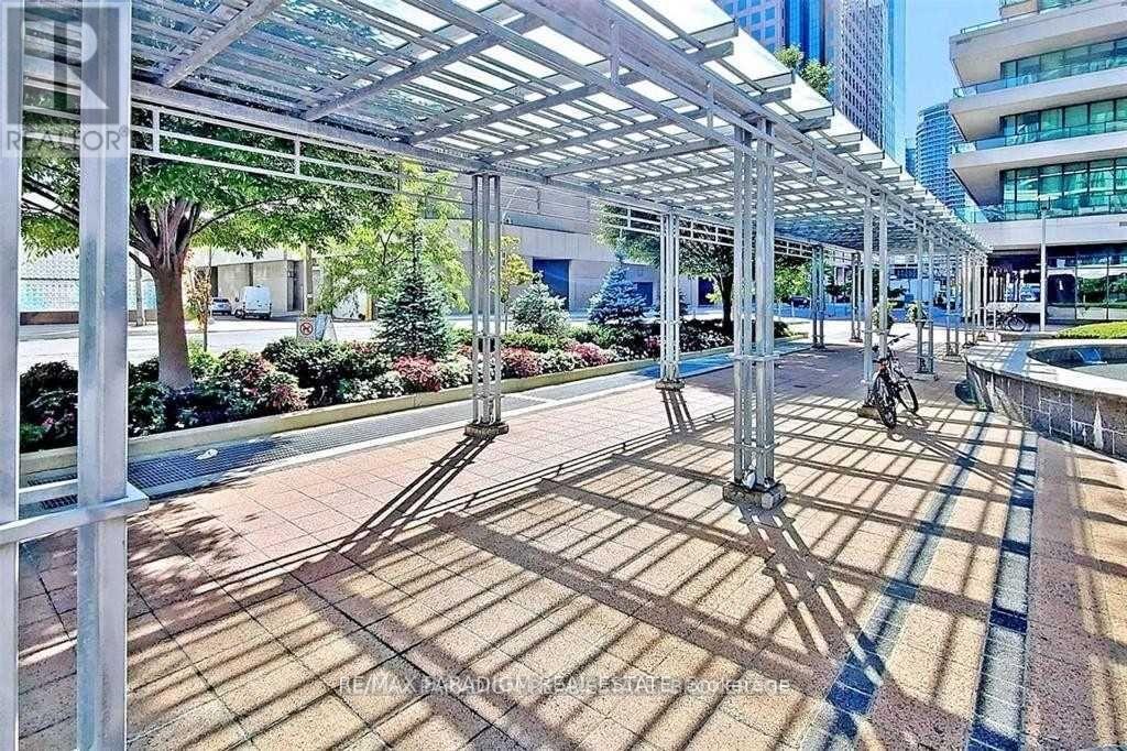 1702 - 33 Bay Street, Toronto, Ontario  M5J 2Z3 - Photo 14 - C12448402