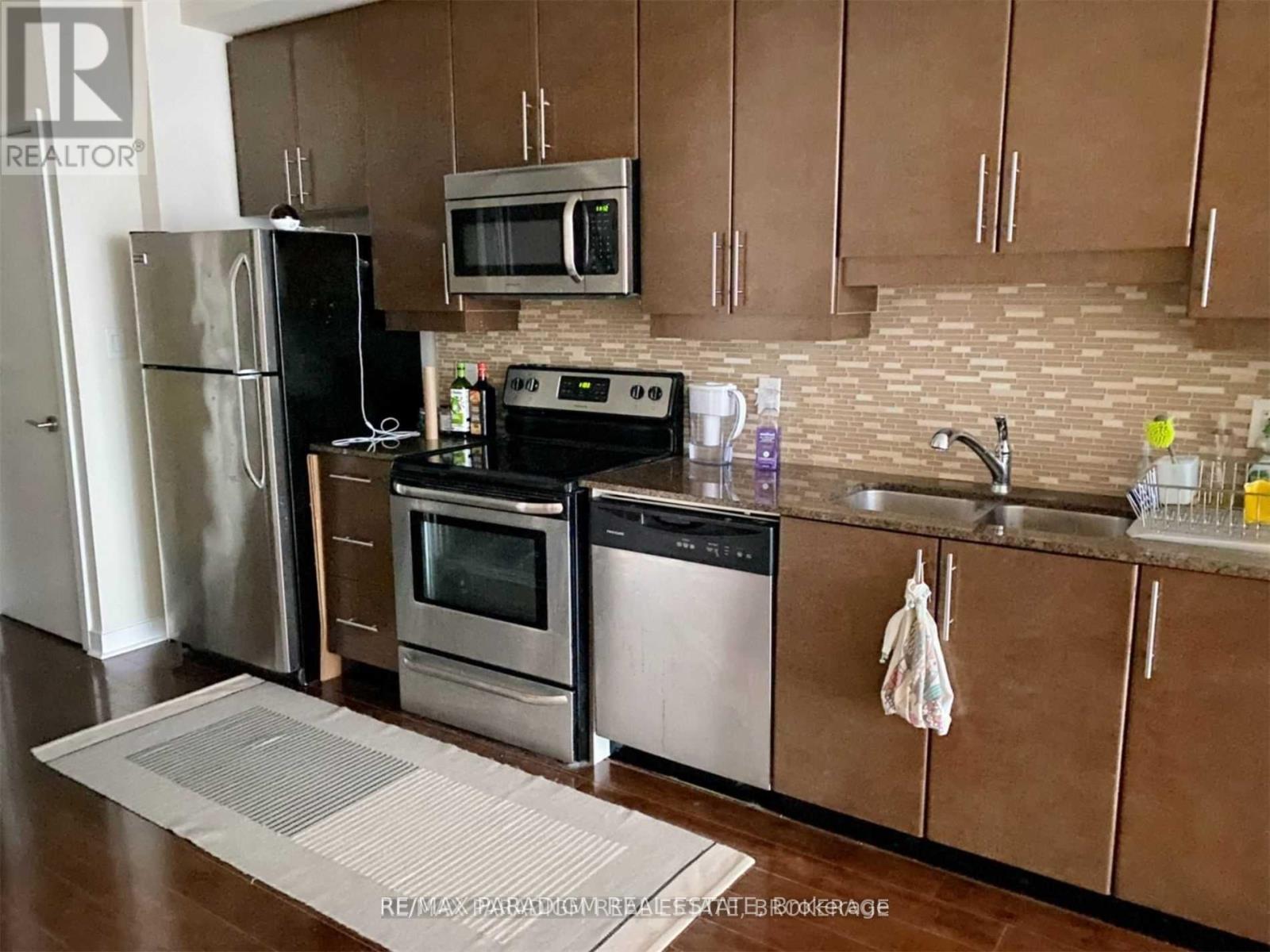 1702 - 33 Bay Street, Toronto, Ontario  M5J 2Z3 - Photo 3 - C12448402
