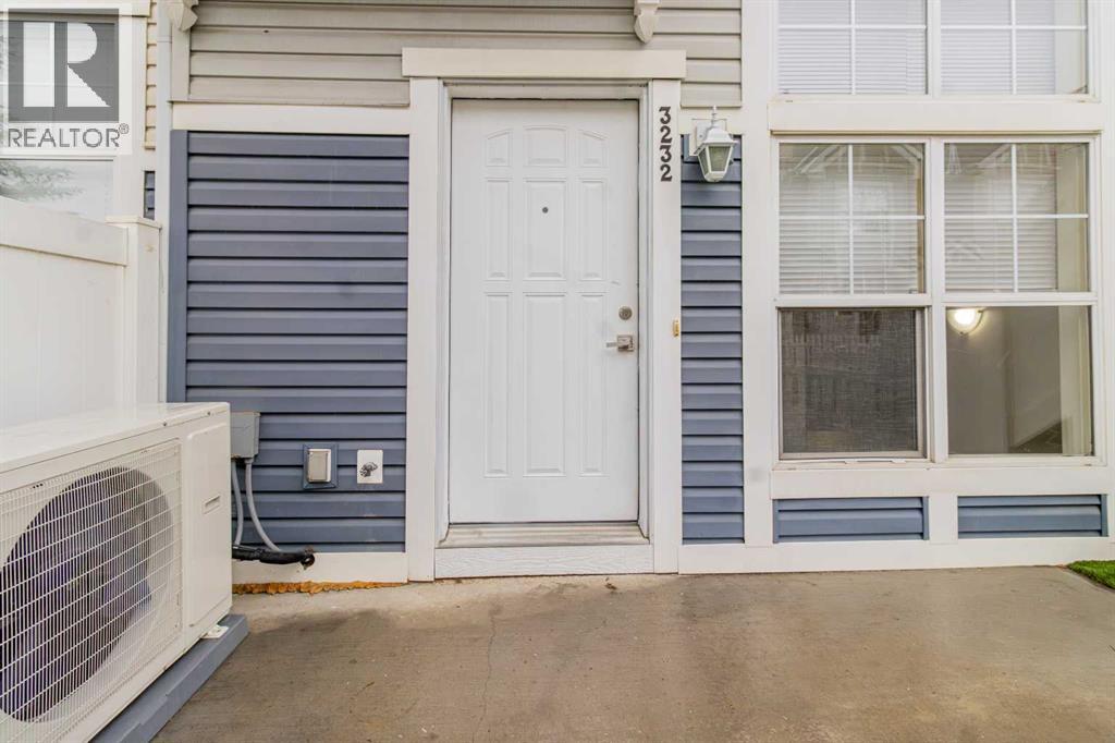 3232 New Brighton Gardens Se, Calgary, Alberta  T2Z 0A3 - Photo 3 - A2241665