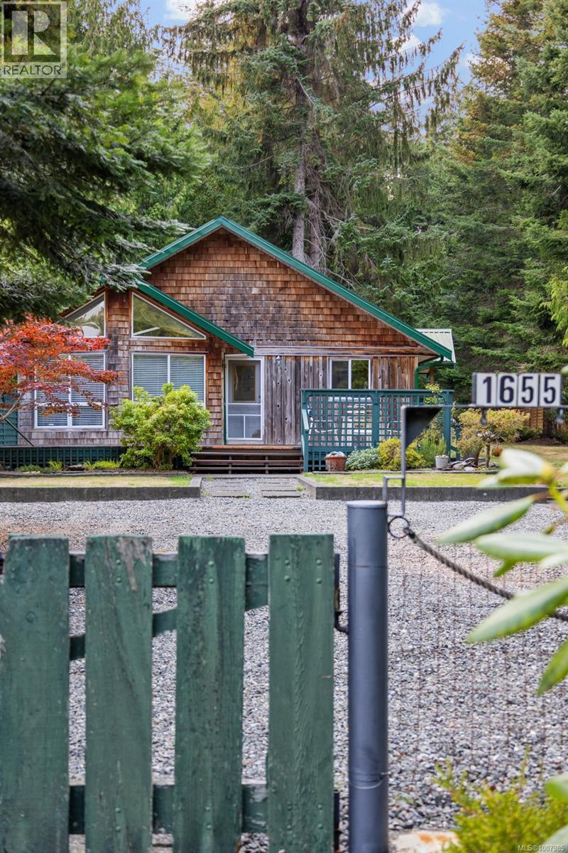 1655 Baikie Rd, Denman Island, British Columbia