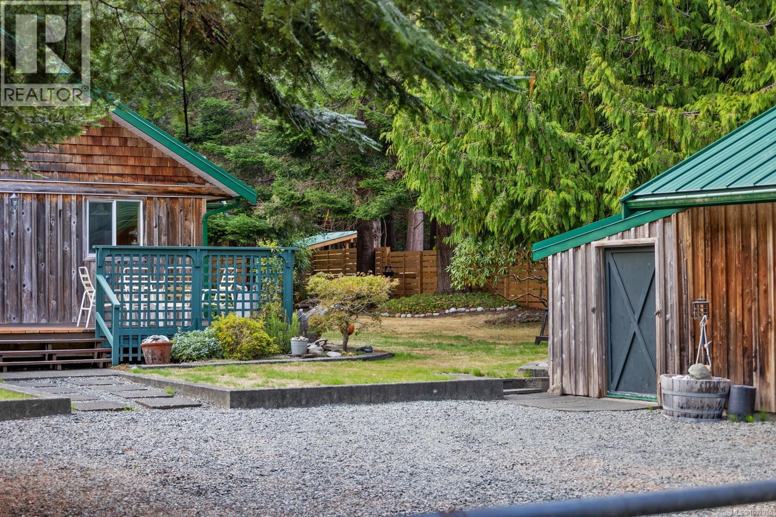1655 Baikie Rd, Denman Island, British Columbia  V0R 1T0 - Photo 3 - 1007985