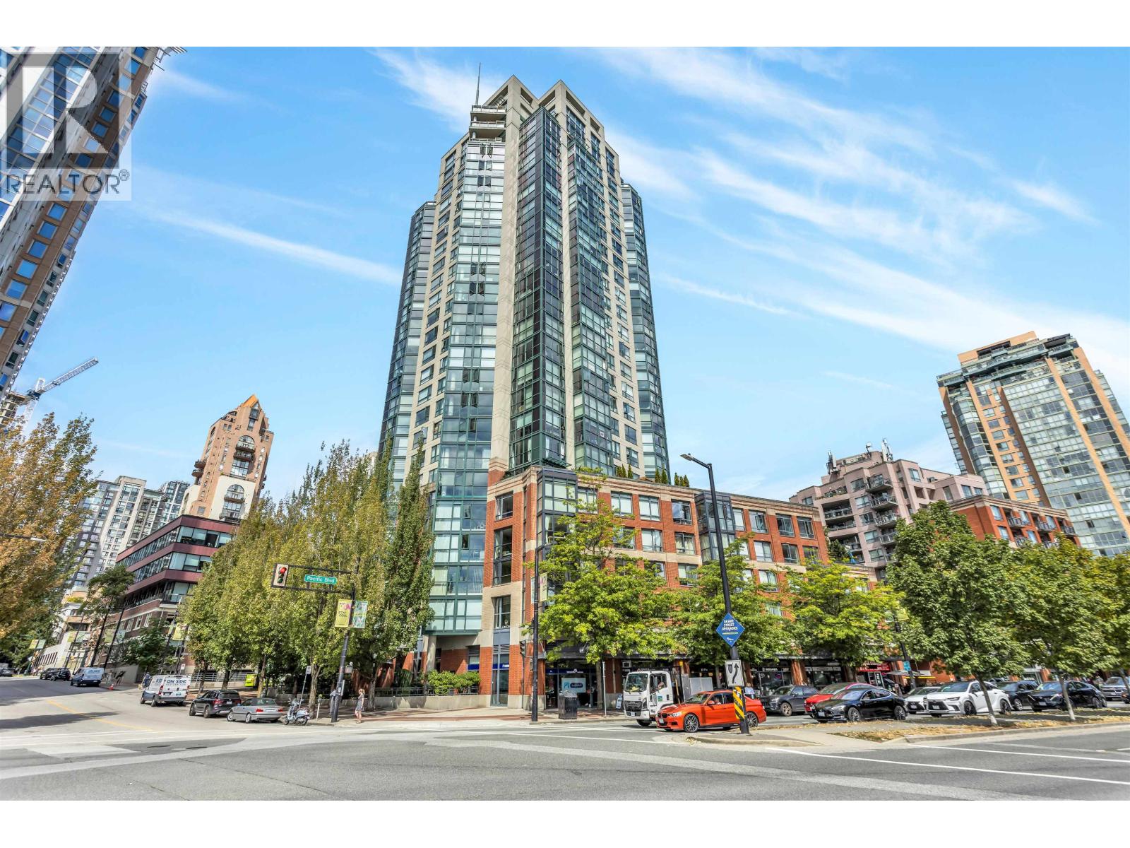 1802 289 Drake Street, Vancouver, British Columbia  V6B 5Z5 - Photo 1 - R3055883
