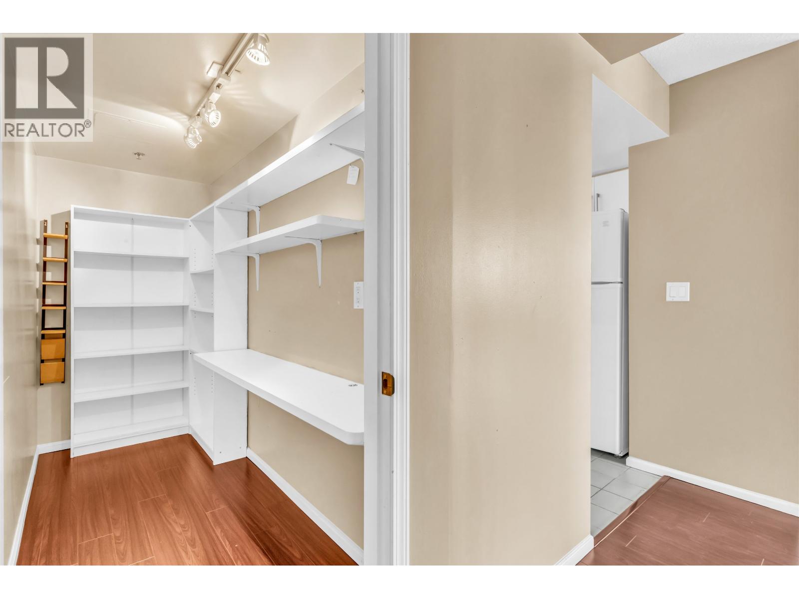 1802 289 Drake Street, Vancouver, British Columbia  V6B 5Z5 - Photo 8 - R3055883