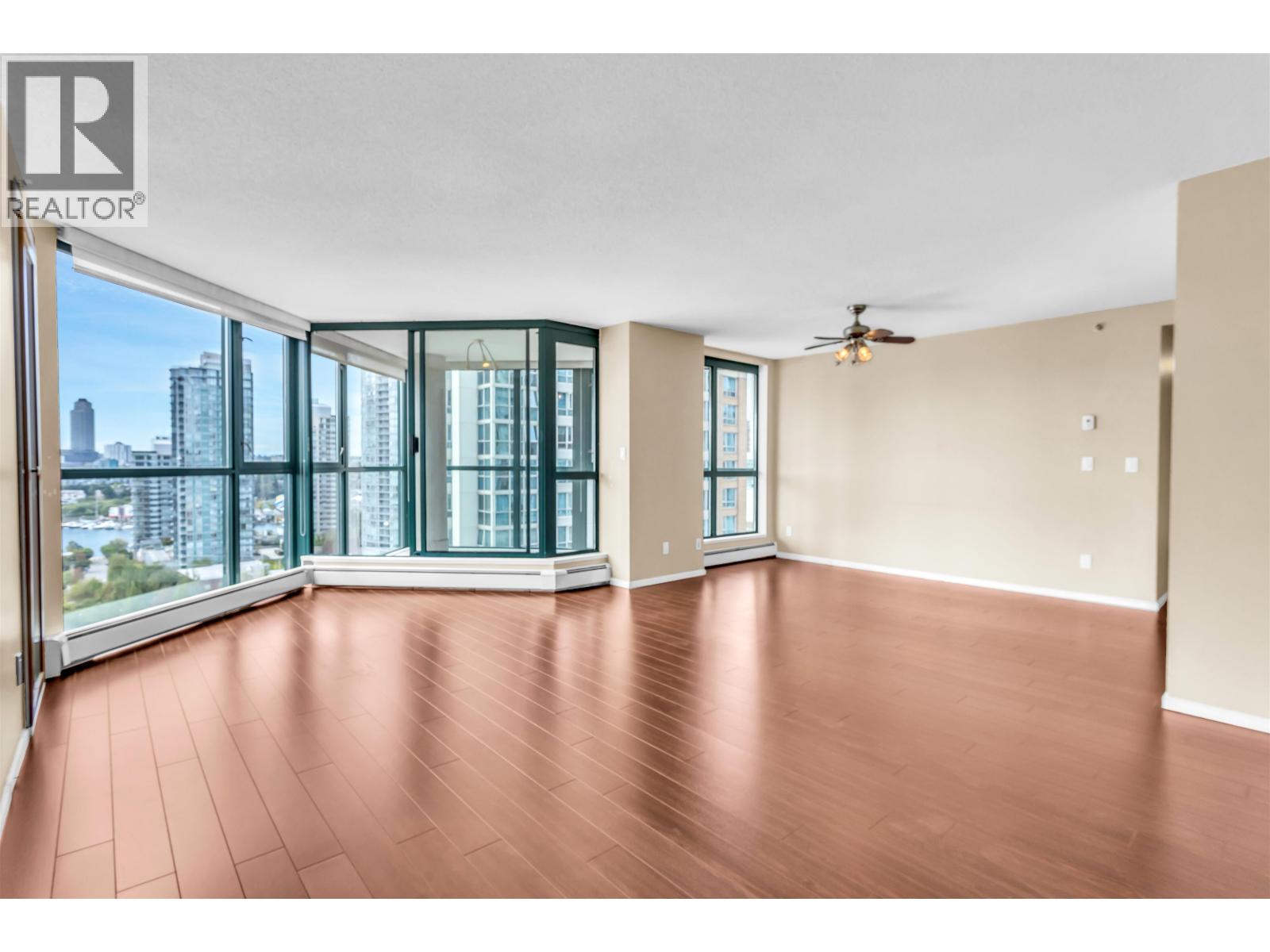 1802 289 Drake Street, Vancouver, British Columbia  V6B 5Z5 - Photo 4 - R3055883