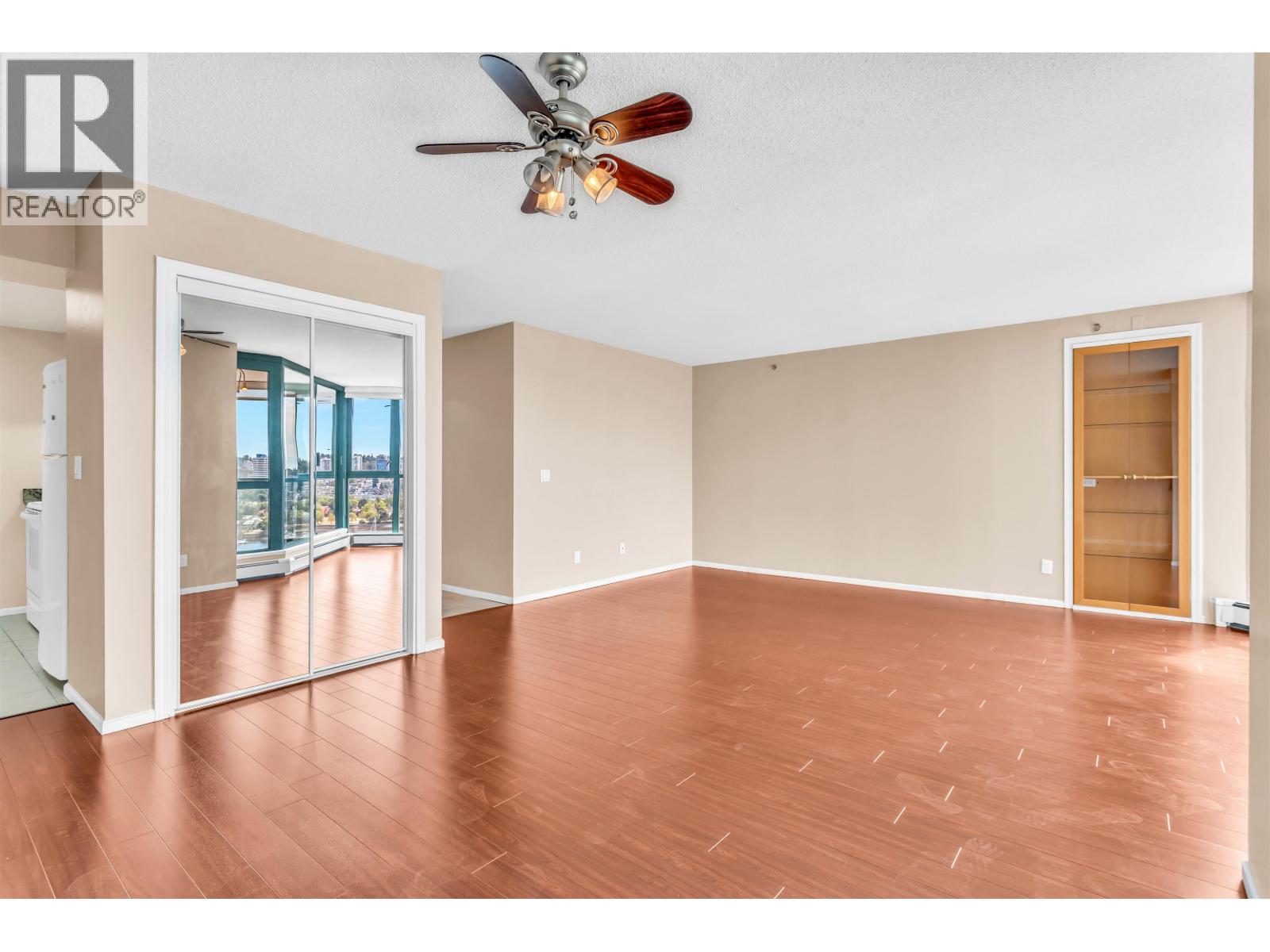 1802 289 Drake Street, Vancouver, British Columbia  V6B 5Z5 - Photo 5 - R3055883