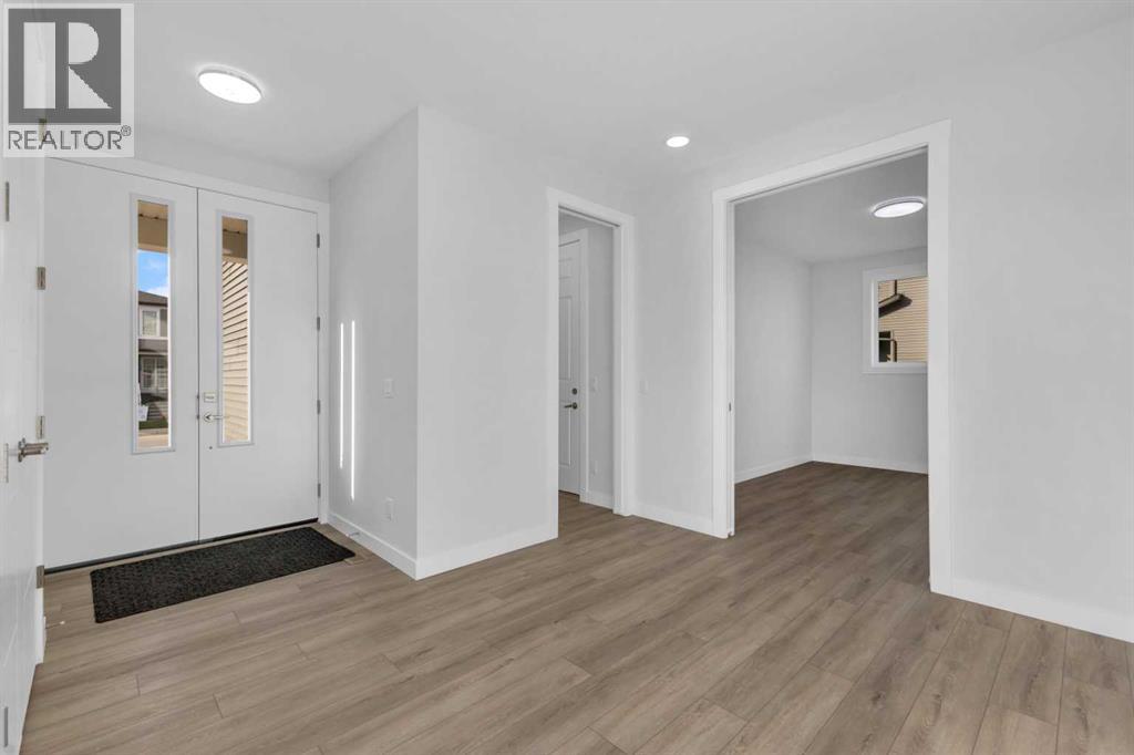 100 Corner Glen Manor Ne, Calgary, Alberta  T3N 1B9 - Photo 3 - A2257435