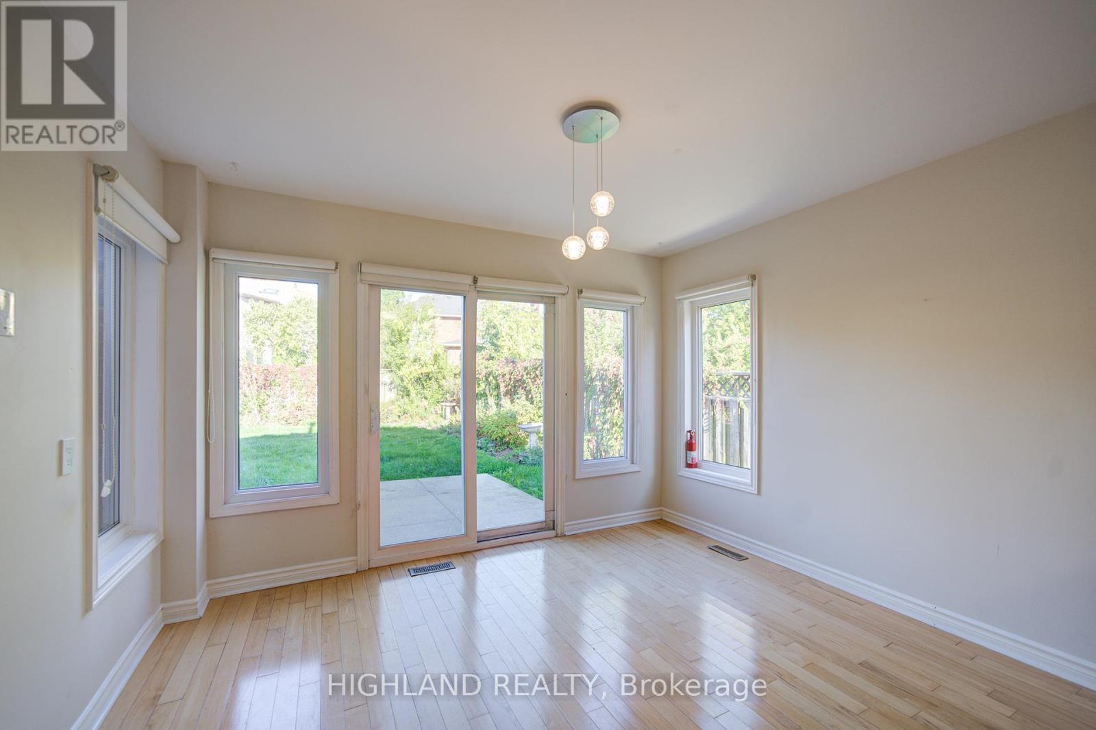 1246 Heathfield Crescent, Oakville, Ontario  L6M 1T1 - Photo 16 - W12349070
