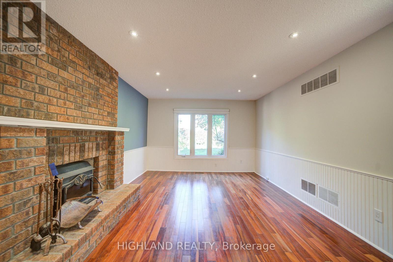 1246 Heathfield Crescent, Oakville, Ontario  L6M 1T1 - Photo 10 - W12349070