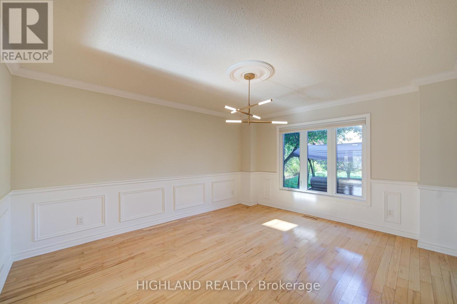 1246 Heathfield Crescent, Oakville, Ontario  L6M 1T1 - Photo 13 - W12349070