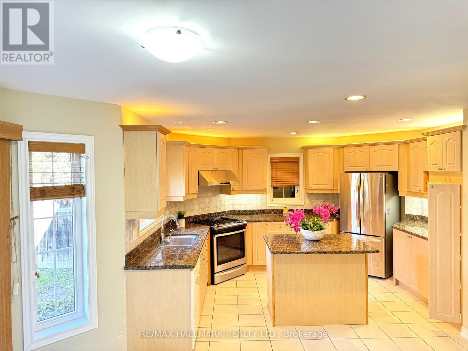 2 Twin Streams Road, Whitby, Ontario  L1P 1P1 - Photo 5 - E12440380