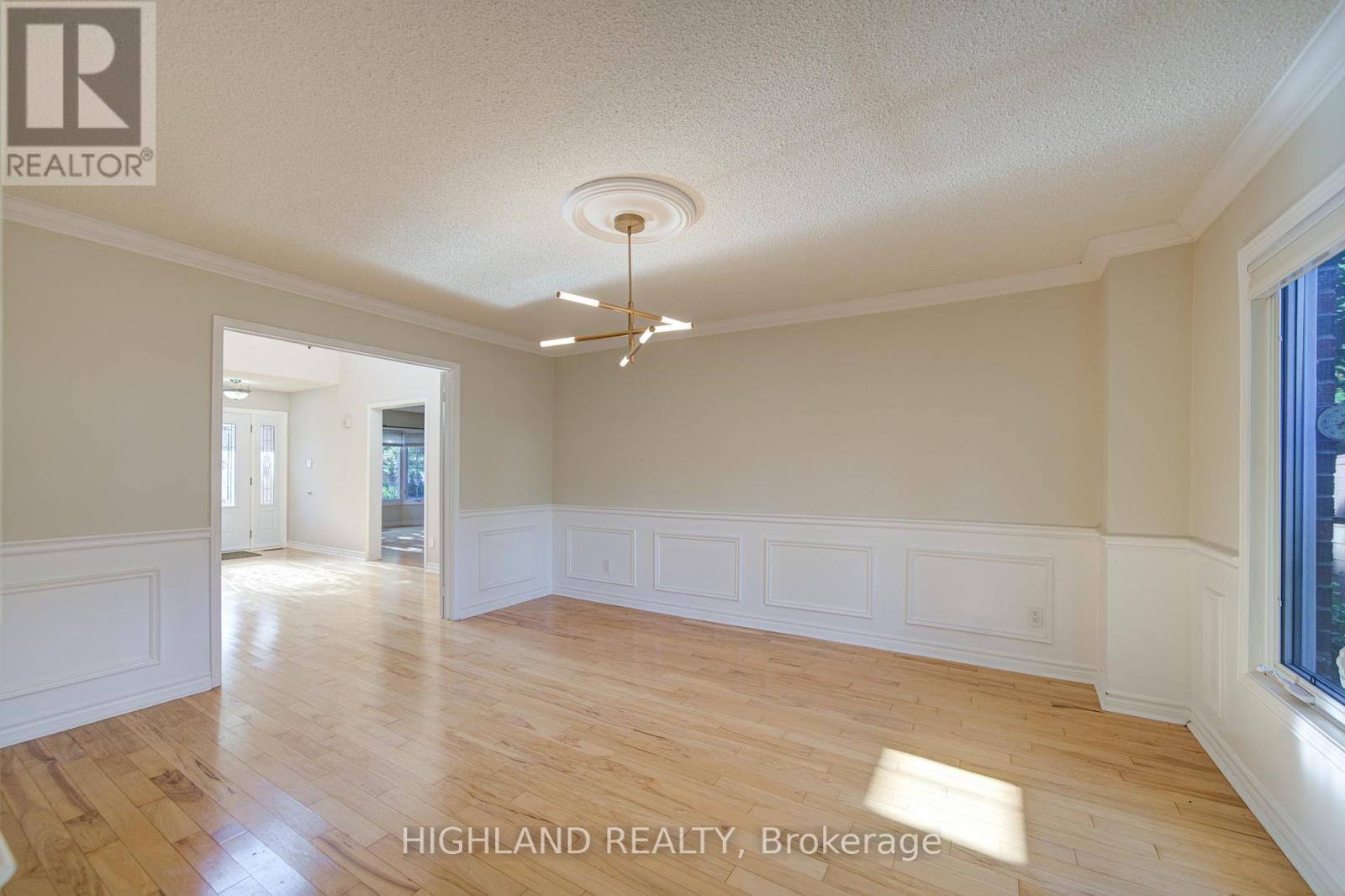 1246 Heathfield Crescent, Oakville, Ontario  L6M 1T1 - Photo 14 - W12349070