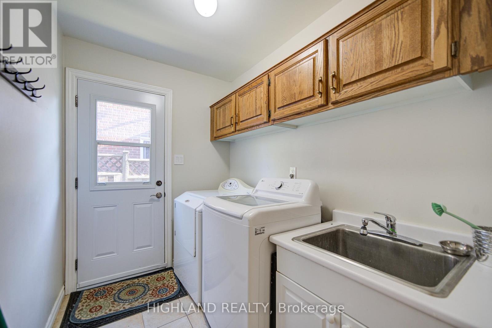 1246 Heathfield Crescent, Oakville, Ontario  L6M 1T1 - Photo 18 - W12349070