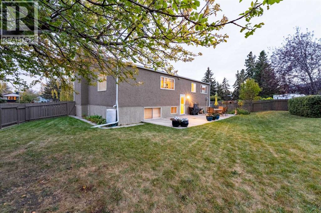48 Thornwood Close Nw, Calgary, Alberta  T2K 5K3 - Photo 7 - A2262334