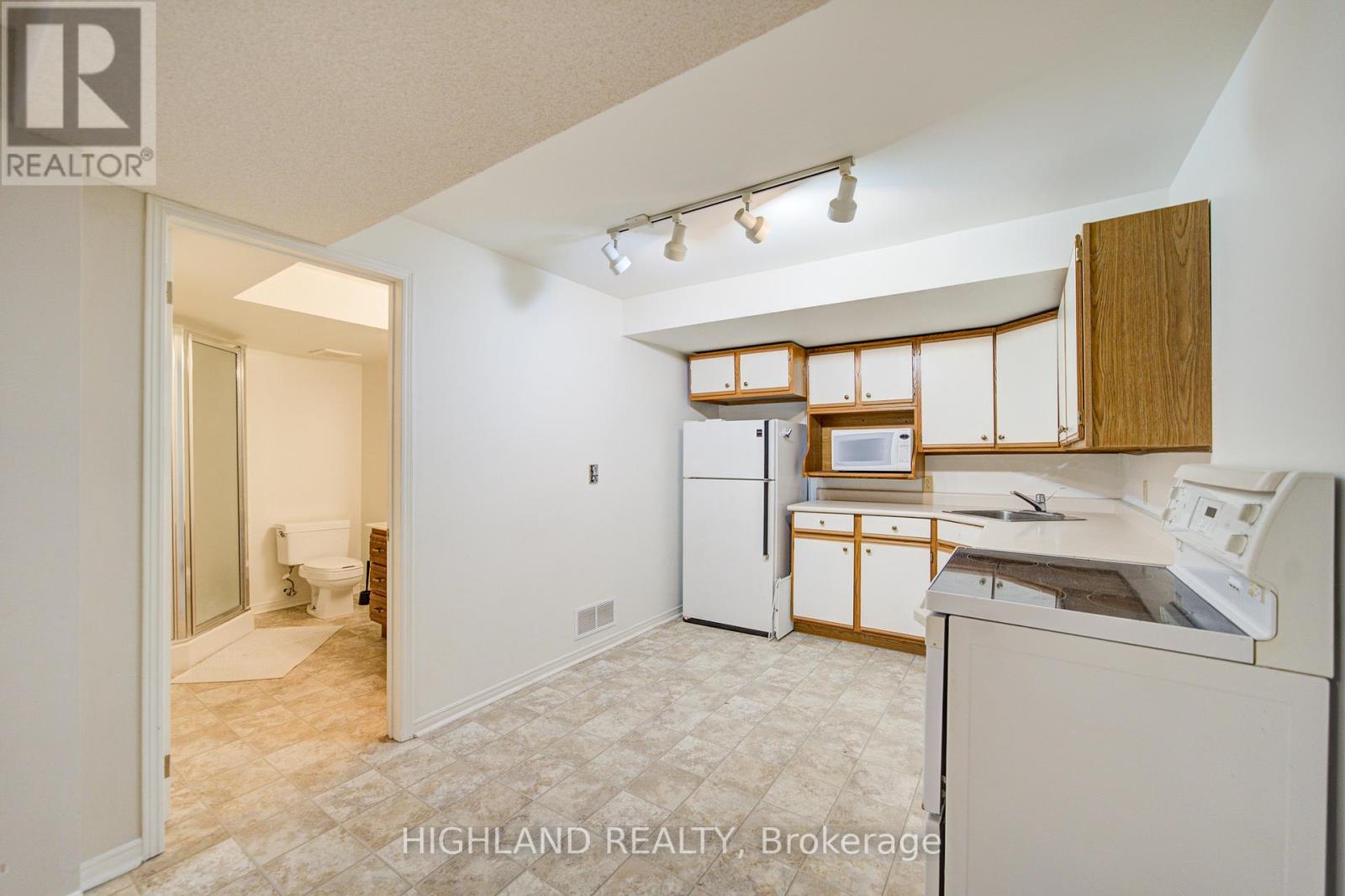 1246 Heathfield Crescent, Oakville, Ontario  L6M 1T1 - Photo 35 - W12349070