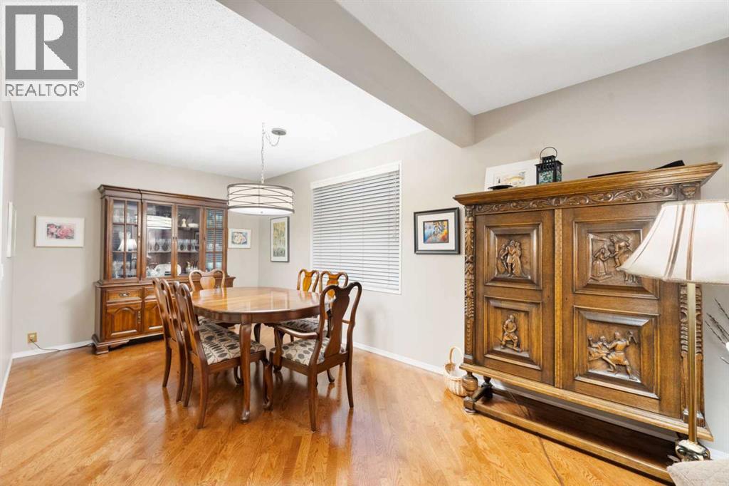 48 Thornwood Close Nw, Calgary, Alberta  T2K 5K3 - Photo 14 - A2262334