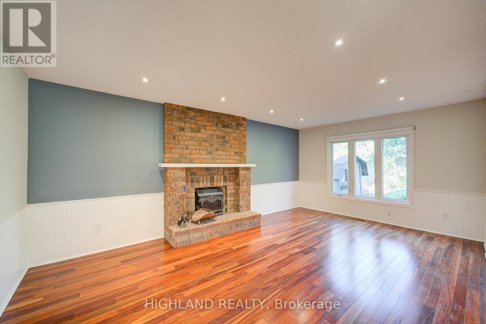 1246 Heathfield Crescent, Oakville, Ontario  L6M 1T1 - Photo 8 - W12349070