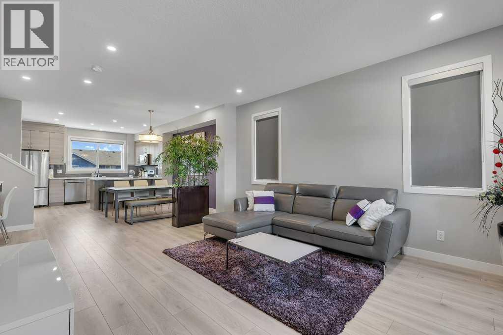 286 Carringvue Way Nw, Calgary, Alberta  T3P 1K7 - Photo 5 - A2262522