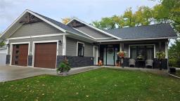 Property: 310 Nordal Bay, Arborg, Manitoba
