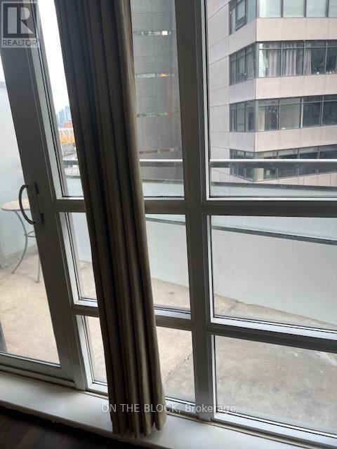 302 - 38 Joe Shuster Way, Toronto, Ontario  M6K 0A5 - Photo 5 - W12448399