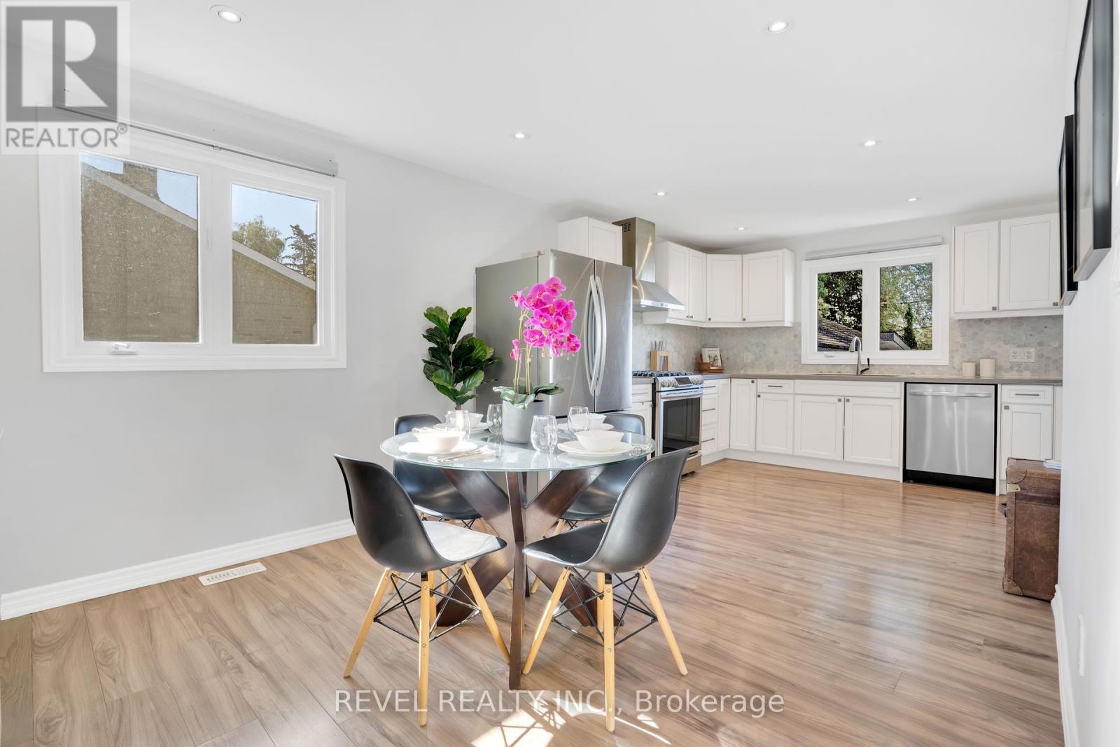 294 Henderson Street, Caledon, Ontario  L7E 4X8 - Photo 5 - W12448403