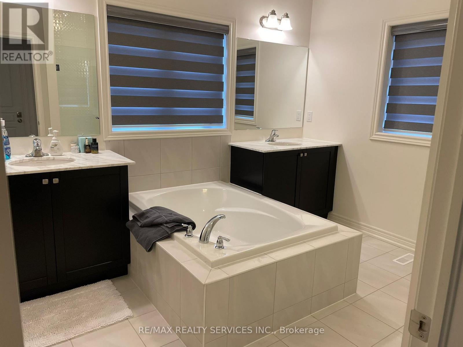 21 Terrick Road, Brampton, Ontario  L7A 0G1 - Photo 17 - W12448406