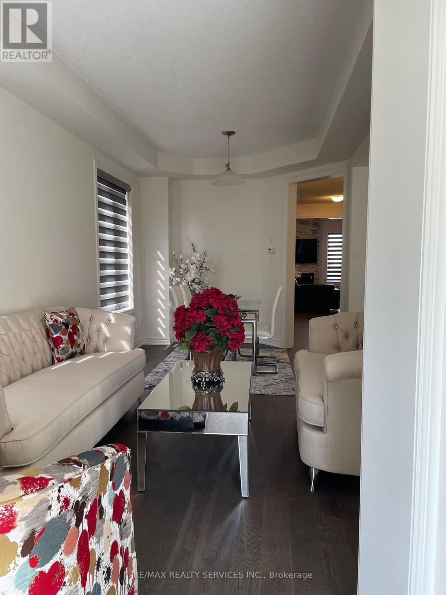 21 Terrick Road, Brampton, Ontario  L7A 0G1 - Photo 3 - W12448406