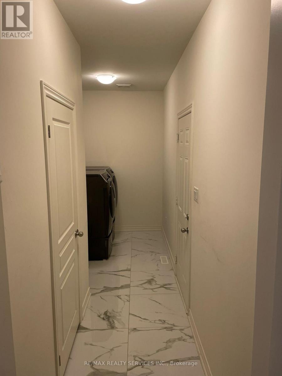 21 Terrick Road, Brampton, Ontario  L7A 0G1 - Photo 4 - W12448406