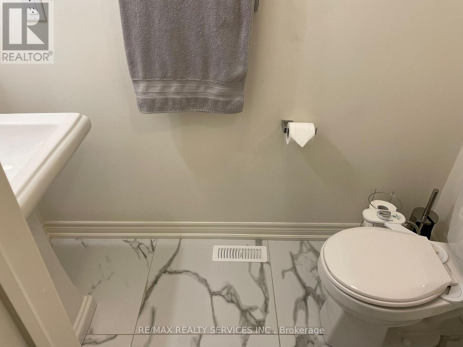 21 Terrick Road, Brampton, Ontario  L7A 0G1 - Photo 6 - W12448406