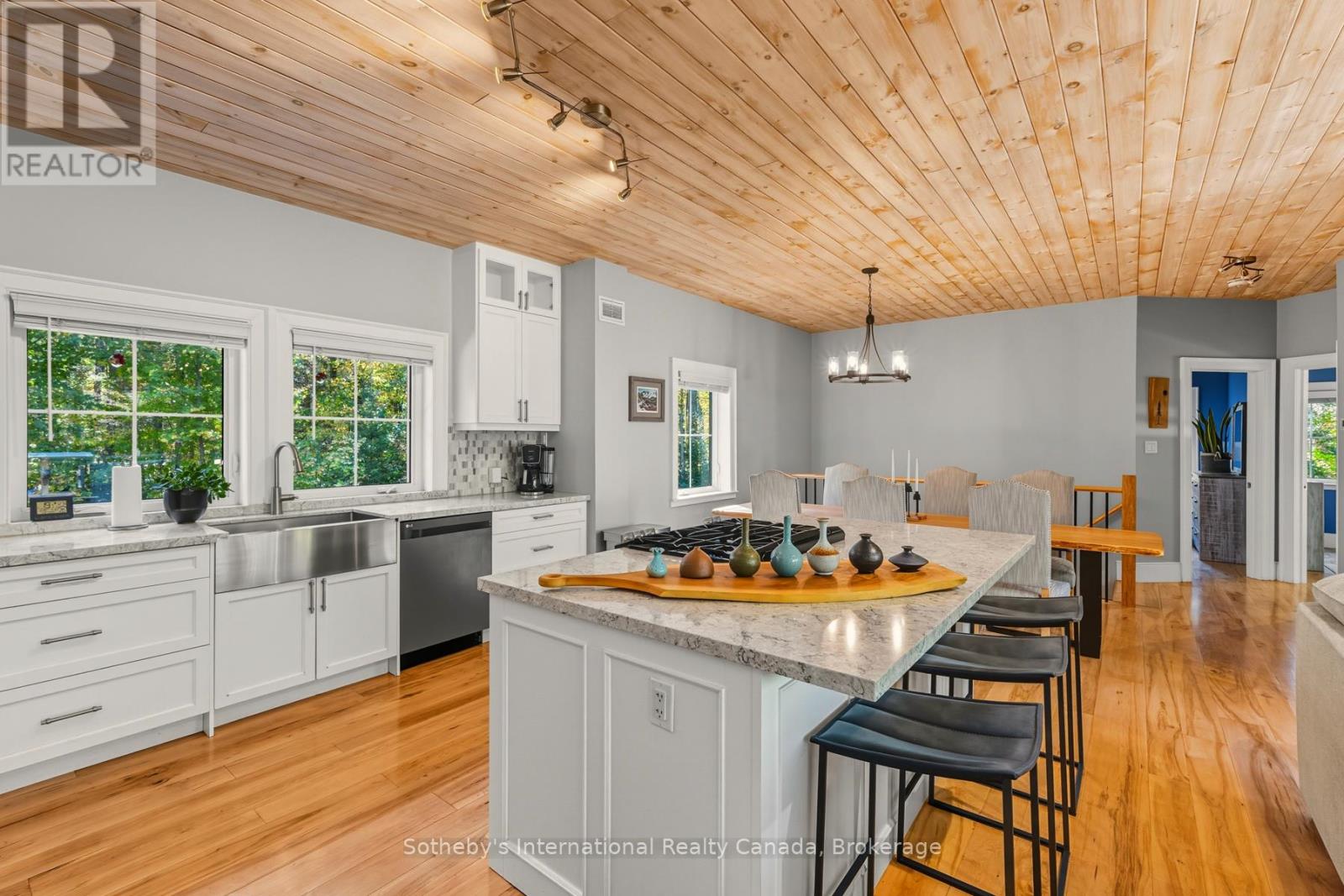 64 Bowyer Road, Huntsville (Chaffey), Ontario  P1H 2J4 - Photo 10 - X12448426