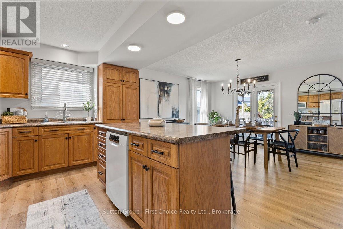 187 Southvale Road, St. Marys, Ontario  N4X 1E9 - Photo 6 - X12448428