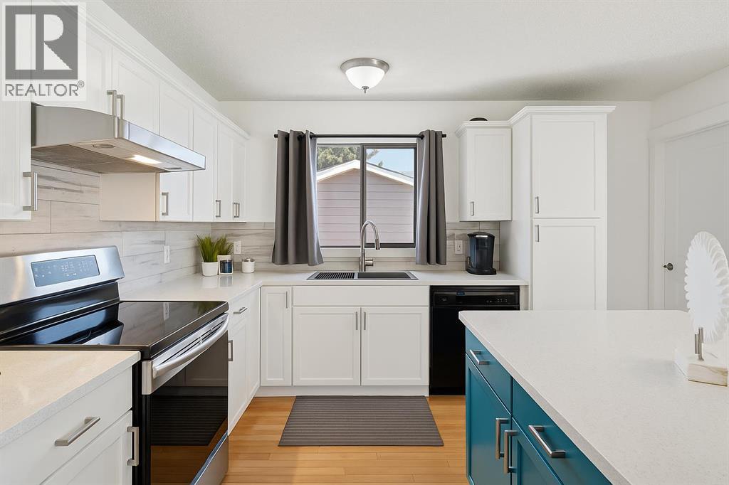 14 Glenhill Crescent, Cochrane, Alberta  T4C 1G8 - Photo 6 - A2256005