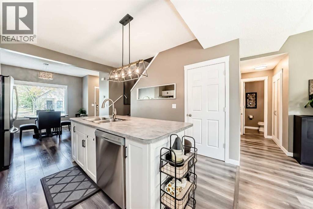 38, 200 Hidden Hills Terrace Nw, Calgary, Alberta  T3A 6E8 - Photo 3 - A2260213